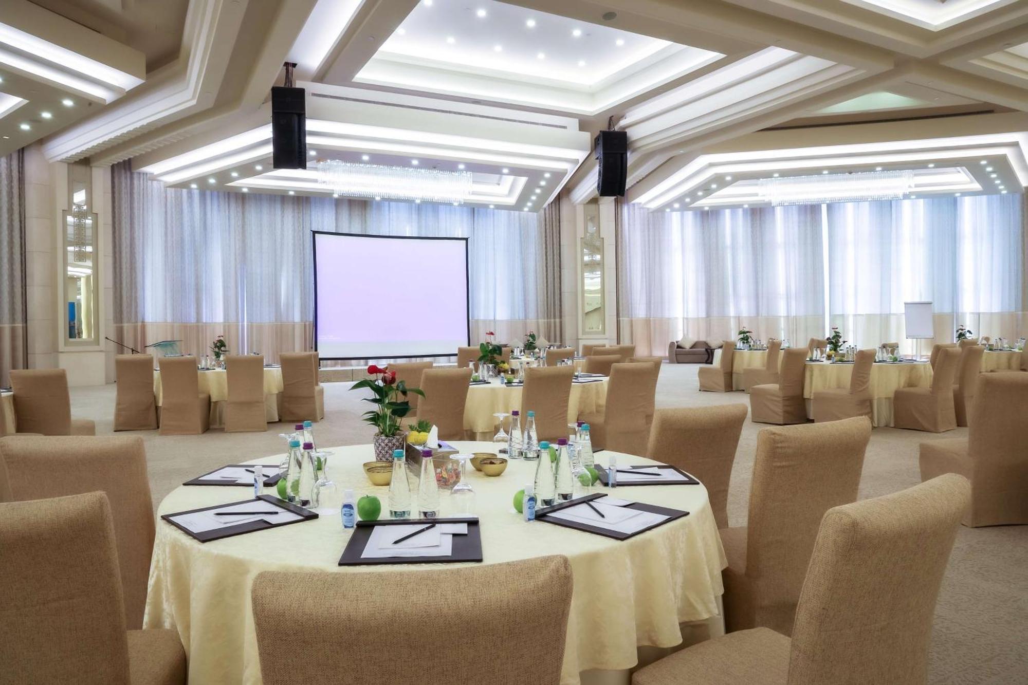 Nofa Riyadh, A Radisson Collection 5*